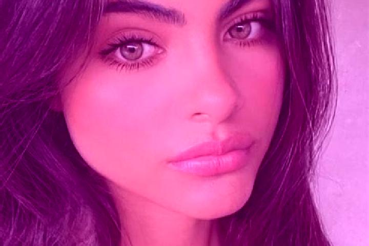 Layla, 27, a brunette brown-eyed middle eastern companion based in Galela. Offering Fetish, Dinner Date, Duos, 69, Erotic Massage. Available for incall and o...