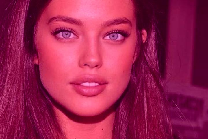 Layla, 27, a chestnut green-eyed caucasian companion based in Oberroth. Offering Tantra, Travel Companion, Deep French Kissing. Available for incall and outc...