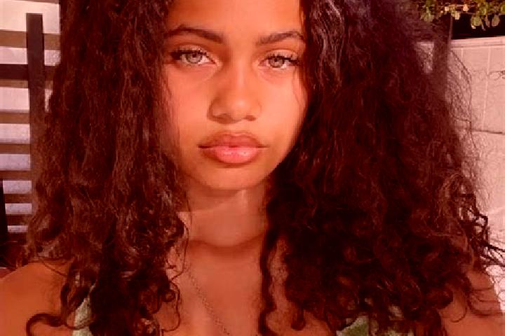 Layla, 28, a auburn green-eyed mixed companion based in Neaufles-Saint-Martin. Offering Party Girl, Couples, CIM, BDSM, Overnight. Available for incall and o...