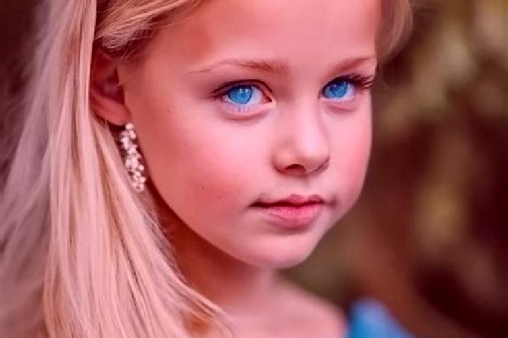 Layla, 28, a blonde blue-eyed asian companion based in Mokrice. Offering Massage, Party Girl, 69, GFE. Available for incall and outcall, day and evening dates.