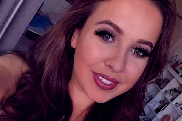 Layla, 28, a dark blonde amber-eyed middle eastern companion based in North Perth. Offering Party Girl, Striptease, Erotic Massage, Girlfriend Experience, GF...