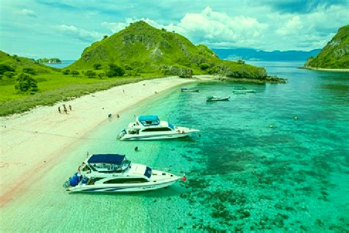 Layla, 31 — Escort in Labuan Bajo, Indonesia