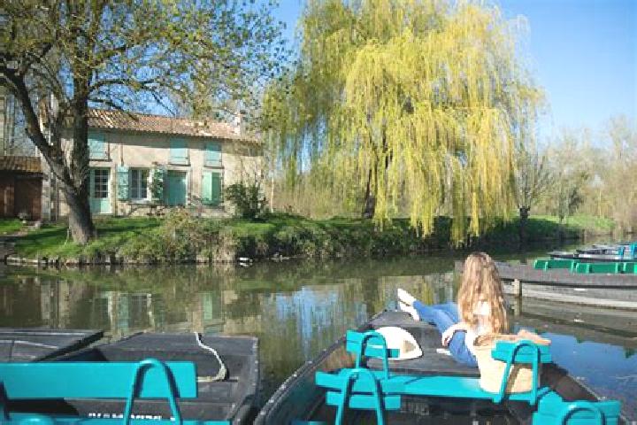 Layla, 31 — Escort in Sainte-Eanne, France