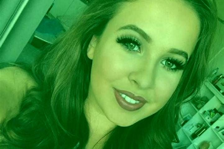 Layla, 32, a brunette amber-eyed indian companion based in Christchurch. Offering Overnight, Duos, OWO, Deep French Kissing, Striptease. Available for incall...