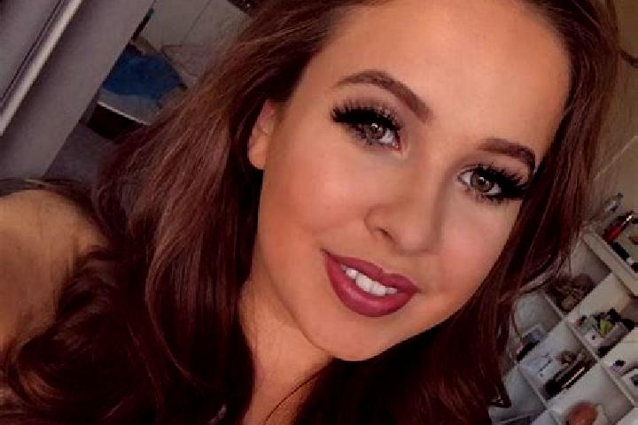 Layla, 32, a brunette amber-eyed mixed companion based in Orbigny. Offering Overnight, Erotic Massage, Fetish, 69. Available for incall and outcall, day and ...