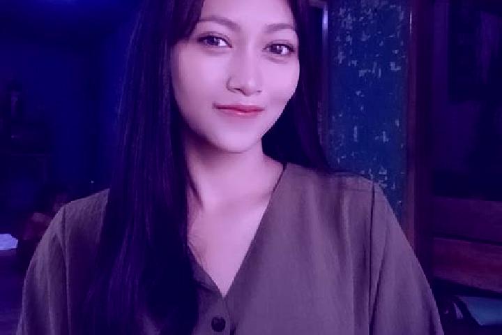 Layla, 32 — Escort in Kadupandak, Indonesia