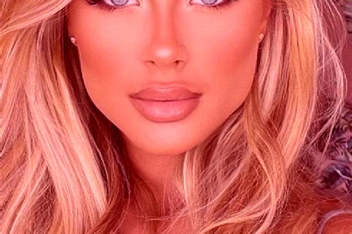 Layla, 33, a blonde blue-eyed latina companion based in Dhandhuka. Offering Duos, Massage, Striptease. Available for incall and outcall, day and evening dates.