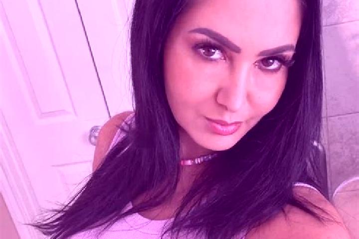 Layla, 33, a chestnut blue-eyed mixed companion based in Srbica. Offering OWO, Domination, Roleplay, Fetish, A-Level. Available for incall and outcall, overn...
