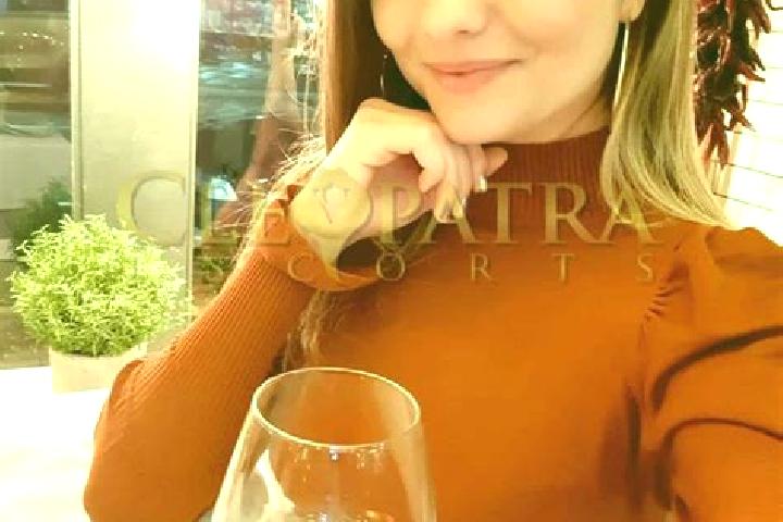 Layla, 34, a auburn grey-eyed mediterranean companion based in Sigiriya. Offering Prostate Massage, Dinner Date, 69, OWO, Striptease. Available for incall an...
