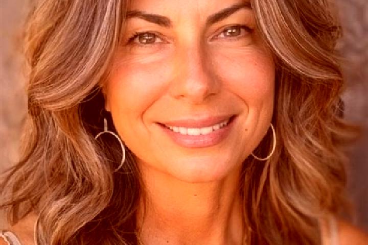 Layla, 34, a brunette grey-eyed european companion based in Gbene. Offering CIM, Tantra, Massage. Available for incall and outcall, day and evening dates.
