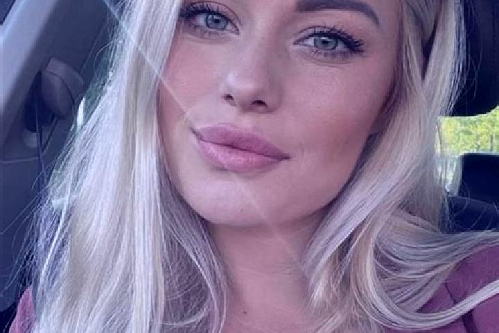 Layla, 36, a blonde hazel-eyed latina companion based in Cimanglid. Offering Prostate Massage, Domination, A-Level, Duos. Available for incall and outcall, d...