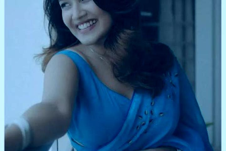 Layla, 36 — Escort in Beldanga, India
