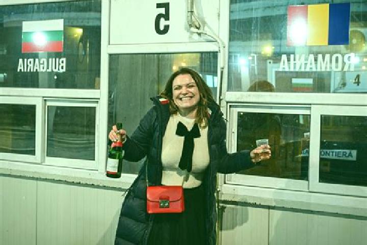 Layla, 36 — Escort in Pralea, Romania