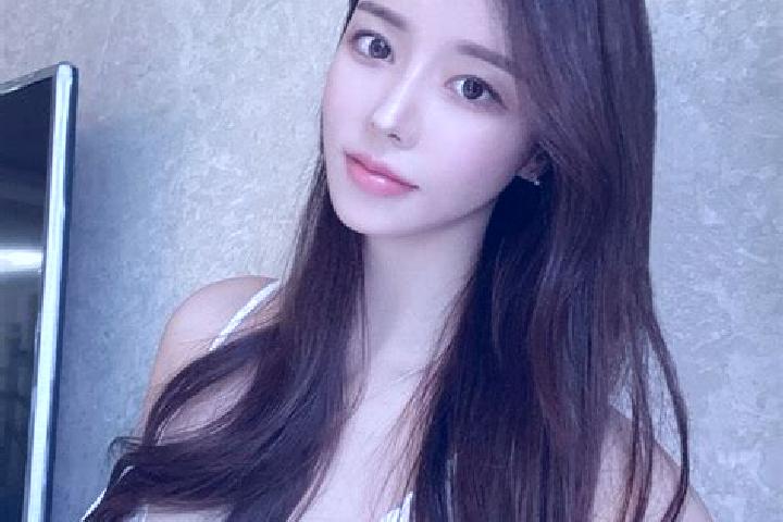 Layla, 36 — Escort in Xiaojia, China