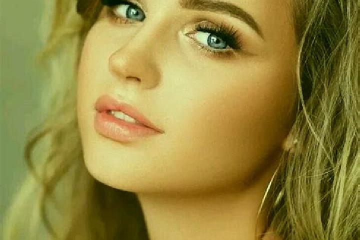 Layla, 37, a dark blonde blue-eyed european companion based in Castelseras. Offering Travel Companion, Striptease, Girlfriend Experience. Available for incal...