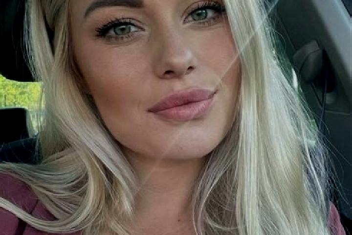 Layla, 38, a blonde green-eyed slavic companion based in New Lynn. Offering A-Level, Overnight, Deep French Kissing, Duos. Available for incall and outcall, ...