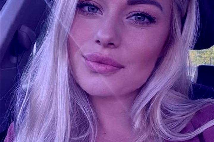 Layla, 38, a blonde hazel-eyed latina companion based in Moose Creek. Offering Roleplay, Dinner Date, 69, Prostate Massage. Available for incall and outcall,...