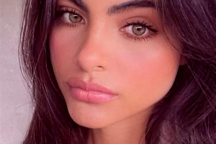 Layla, 38, a brunette hazel-eyed slavic companion based in Jama. Offering Duos, Couples, Tantra, Party Girl, 69. Available for incall and outcall, overnight ...
