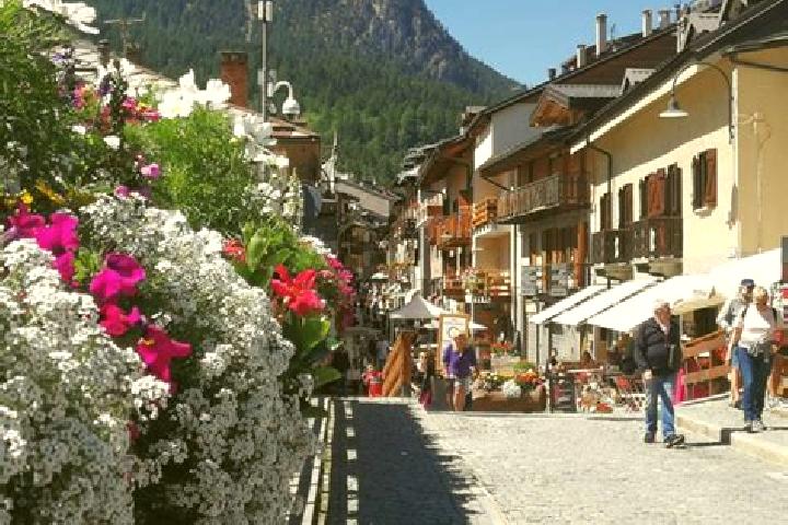 Layla, 38 — Escort in Cesana Torinese, Italy