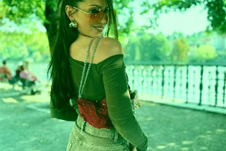 Layla, 39 — Escort in Jina, Romania