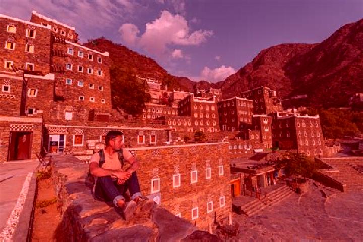 Layla, 39 — Escort in Tanumah, Saudi Arabia