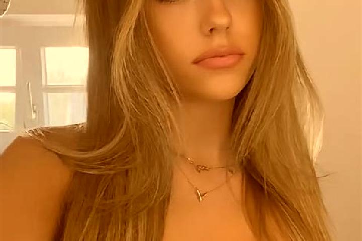 Lillian, 20, a dark blonde brown-eyed ebony companion based in Mudjimba. Offering A-Level, CIM, Tantra, 69. Available for incall and outcall, overnight booki...