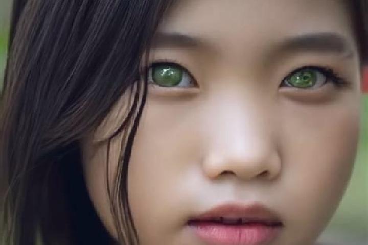 Lillian, 21, a black green-eyed asian companion based in Rantau Panjang Kiri. Offering Fetish, OWO, GFE. Available for incall and outcall, day and evening da...