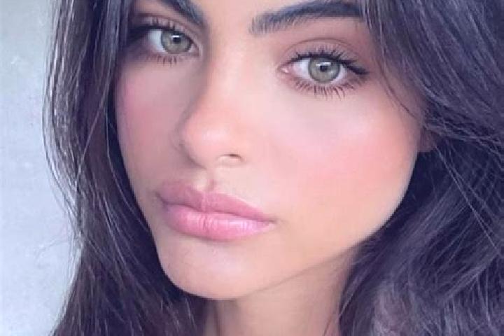 Lillian, 21, a brunette dark-eyed middle eastern companion based in Wetschen. Offering Dinner Date, Duos, Striptease, Fetish. Available for incall and outcal...