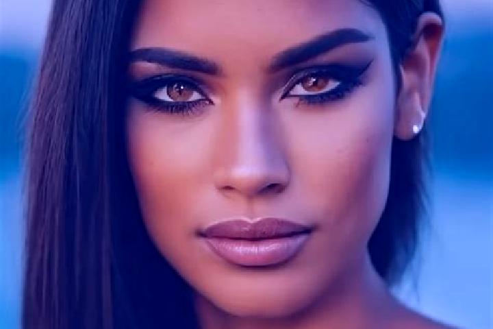 Lillian, 21, a chestnut amber-eyed latina companion based in Ursa. Offering OWO, Travel Companion, Fetish, Erotic Massage, Duos. Available for incall and out...