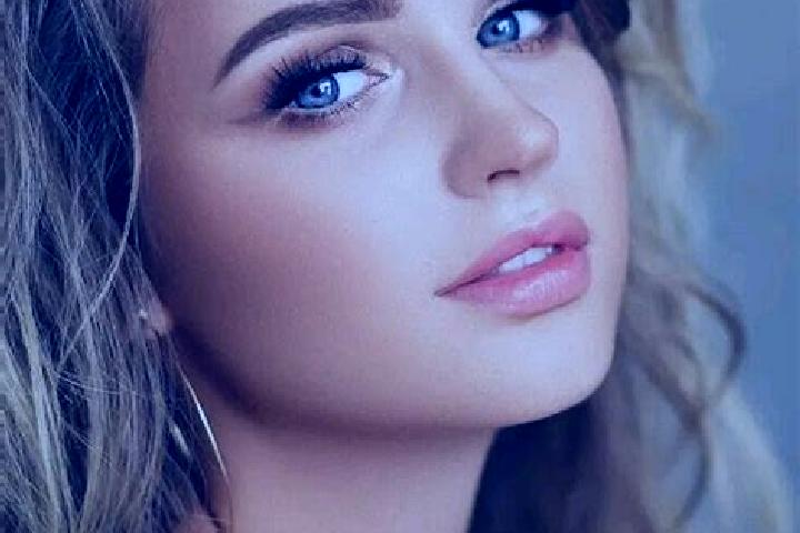 Lillian, 21, a dark blonde blue-eyed caucasian companion based in Zohoueleu. Offering Couples, Duos, CIM, Deep French Kissing. Available for incall and outca...