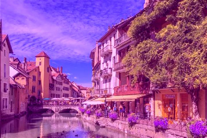 Lillian, 21 — Escort in Anglade, France
