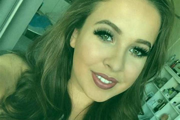 Lillian, 22, a blonde brown-eyed mixed companion based in Veal Sbov. Offering Party Girl, OWO, Couples, Erotic Massage. Available for incall and outcall, day...
