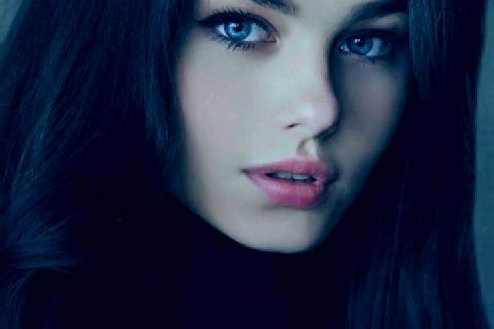 Lillian, 22, a brunette dark-eyed caucasian companion based in Eastview. Offering Dinner Date, Travel Companion, Massage, Party Girl, Couples. Available for ...