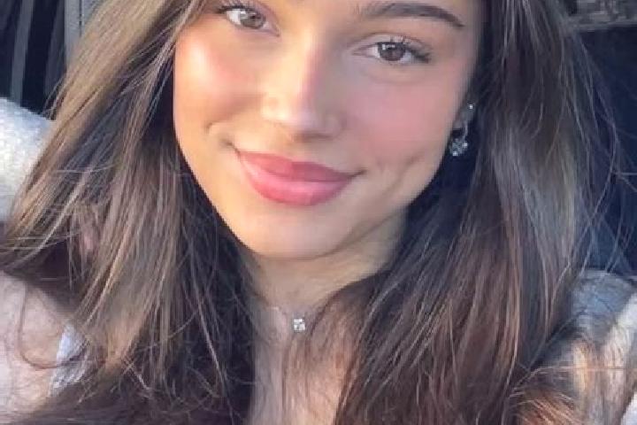 Lillian, 22, a brunette hazel-eyed caribbean companion based in Krajan Kulon Purworejo. Offering Domination, CIM, Girlfriend Experience, Party Girl, BDSM. Av...