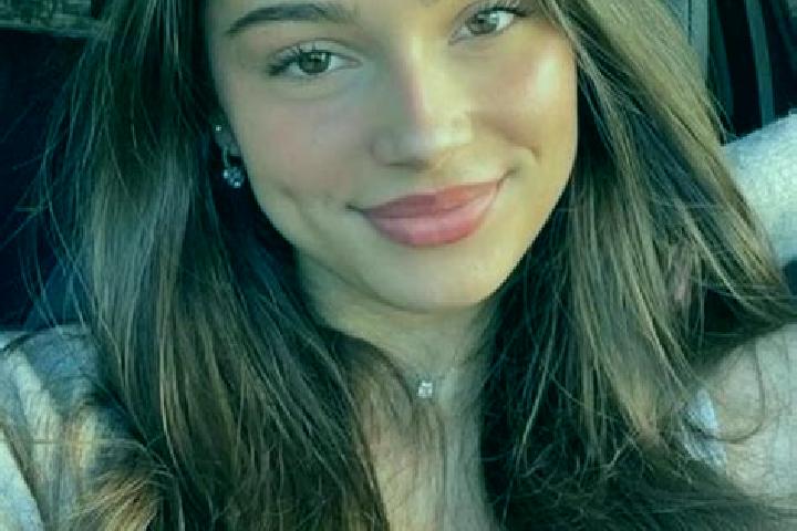Lillian, 22, a brunette hazel-eyed latina companion based in Kristen. Offering Deep French Kissing, Party Girl, Travel Companion, Girlfriend Experience, A-Le...