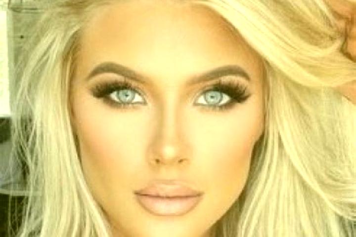 Lillian, 22, a platinum blonde amber-eyed european companion based in Nieuwland. Offering Erotic Massage, Girlfriend Experience, A-Level. Available for incal...