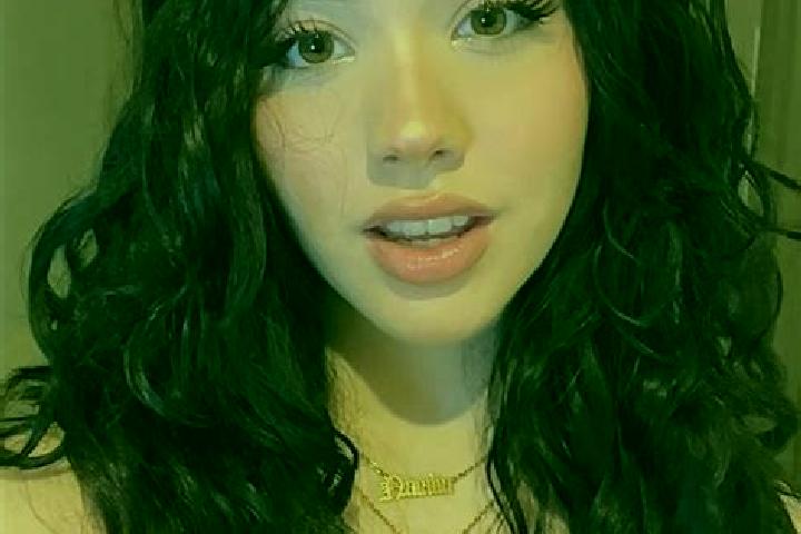 Lillian, 22, a red green-eyed latina companion based in Wajegaon. Offering Dinner Date, CIM. Available for incall and outcall, day and evening dates.