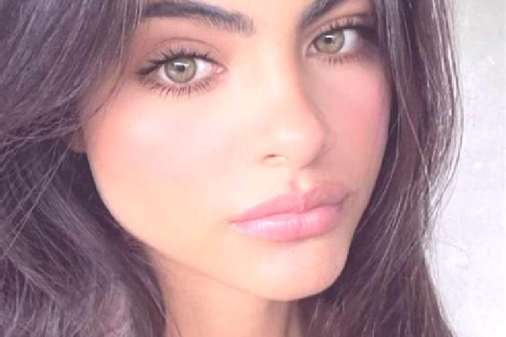 Lillian, 23, a auburn dark-eyed indian companion based in Leiden. Offering Prostate Massage, Dinner Date, A-Level. Available for incall and outcall, overnigh...