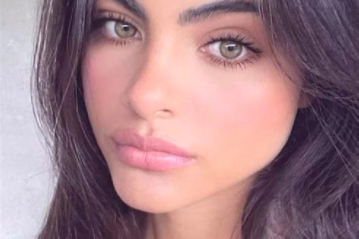 Lillian, 23, a brunette green-eyed middle eastern companion based in Chlistovice. Offering OWO, Prostate Massage, 69, Tantra, GFE. Available for incall and o...