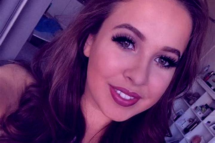 Lillian, 23, a red green-eyed mediterranean companion based in Kingston. Offering A-Level, Domination, Girlfriend Experience. Available for incall and outcal...