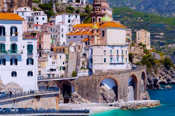 Lillian, 23 — Escort in Cirignano, Italy