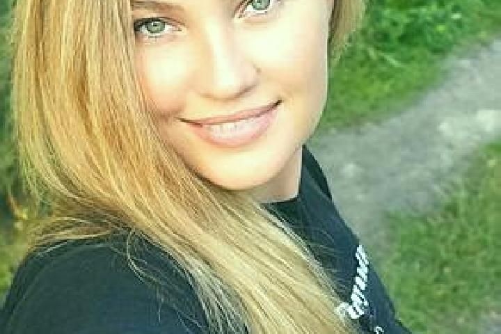 Lillian, 24 — Escort in Korostyshiv, Ukraine