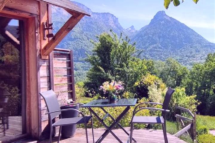 Lillian, 24 — Escort in Lathuile, France