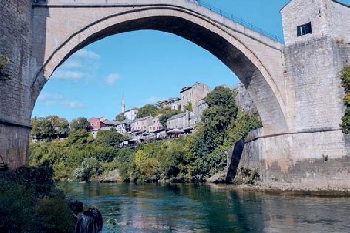 Lillian, 24 — Escort in Orasje, Bosnia and Herzegovina