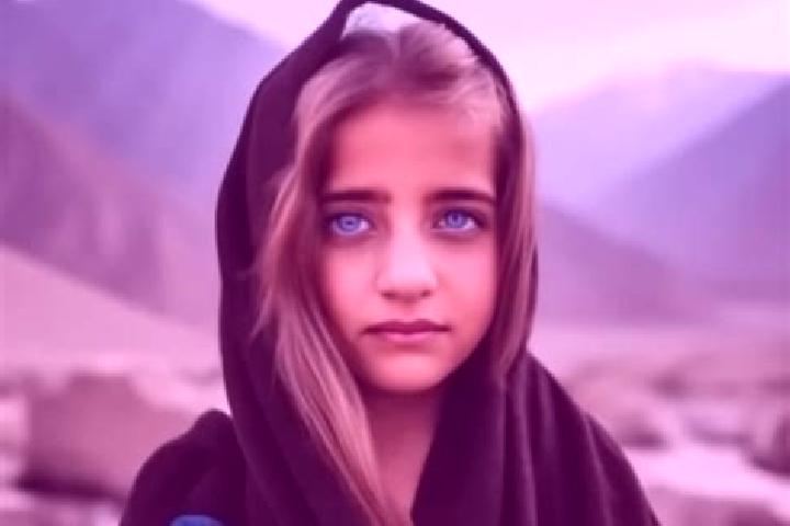 Lillian, 25, a blonde brown-eyed middle eastern companion based in Kertasari. Offering Prostate Massage, 69, Deep French Kissing. Available for incall and ou...