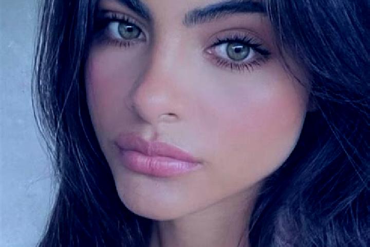 Lillian, 25, a brunette dark-eyed indian companion based in Vokhtoga. Offering A-Level, Duos, Couples, Striptease, BDSM. Available for incall and outcall, da...