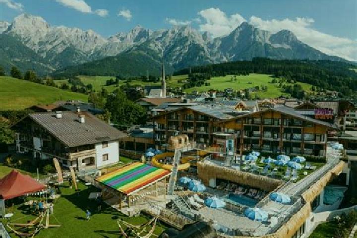 Lillian, 25 — Escort in Maria Alm am Steinernen Meer, Austria