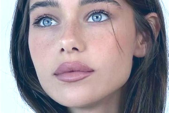 Lillian, 26, a brunette blue-eyed caucasian companion based in Kalynivka. Offering Duos, Couples, OWO. Available for incall and outcall, day and evening dates.