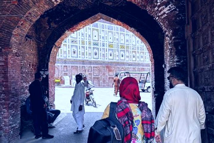 Lillian, 26 — Escort in Bagh, Pakistan