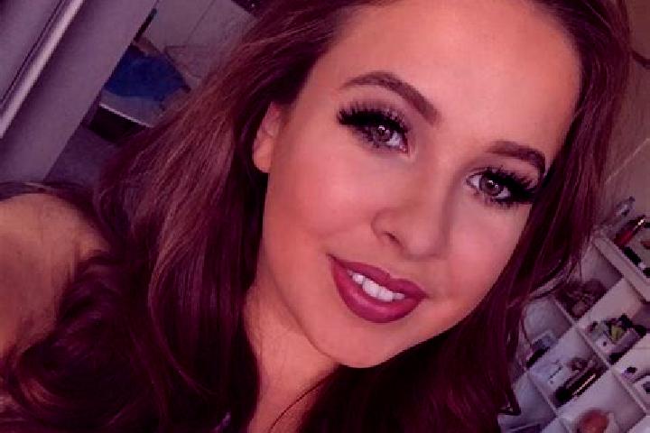 Lillian, 27, a auburn amber-eyed mediterranean companion based in Wana. Offering A-Level, GFE, Massage. Available for incall and outcall, day and evening dates.